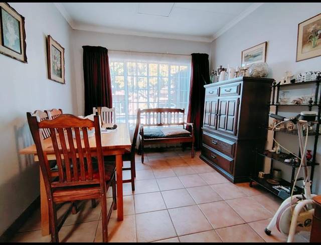 3 BEDROOM TOWNHOUSE FOR SALE IN WIERDAGLEN ESTATE